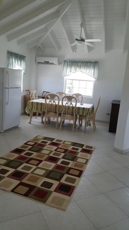Worthing Beach Apartments Bridgetown Eksteriør bilde